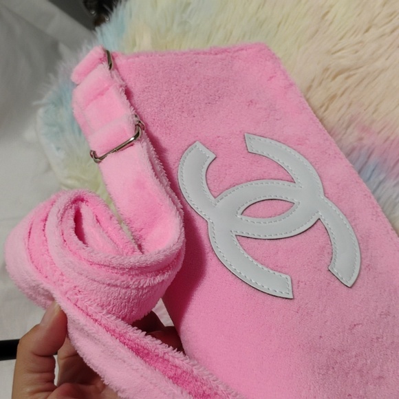 Authentic CHANEL Precision Novelty Messenger Bag W Adjustable Strap - Picture 6 of 16